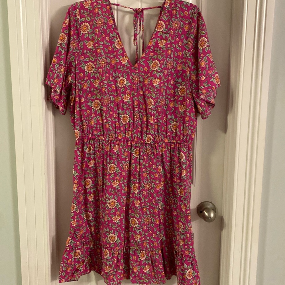 Cute pink dress!